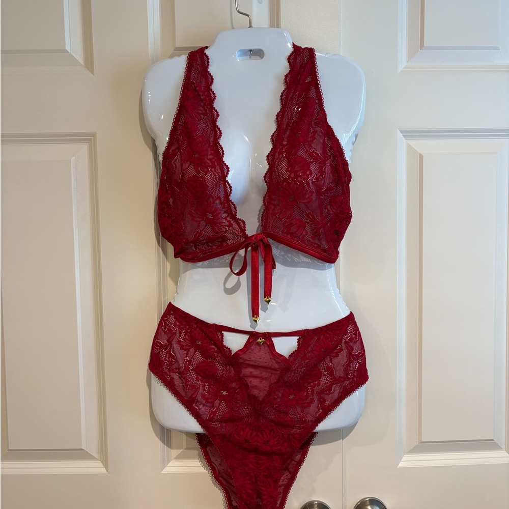 Mentionables Red Lace Bra & Panty Set - Women's Intimates